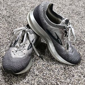 BROOKS RUNNING SHOES